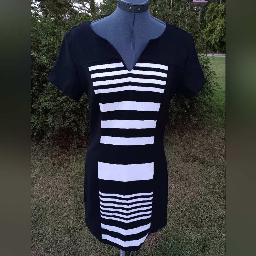 STITCH BTWEEN Sheath Dress size S